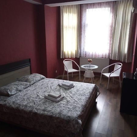 Jijavadze-Kraeh Apartment Batumi Ngoại thất bức ảnh
